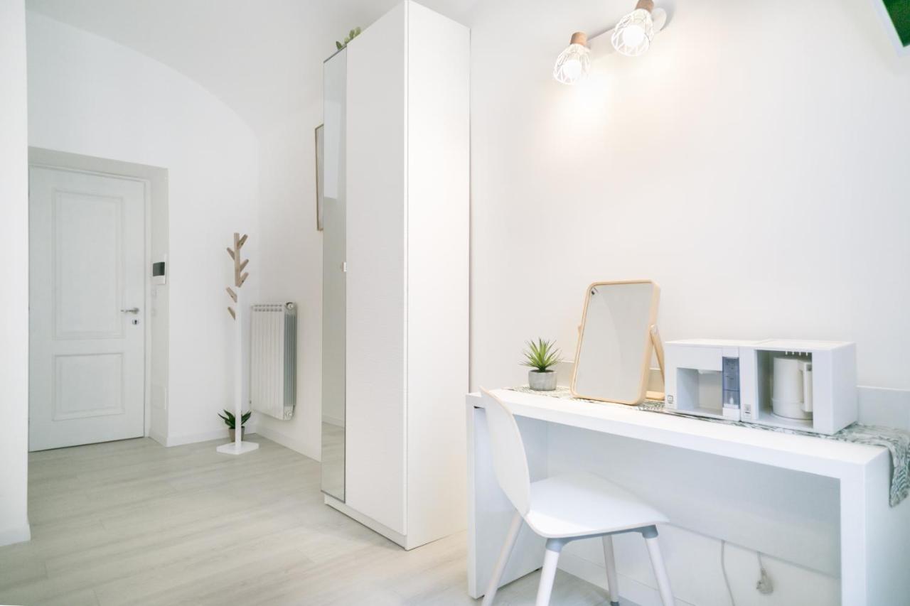 White Candia Guesthouse Рим Экстерьер фото